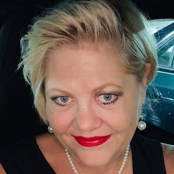 Meet your Posher, Carla - Picture 1 of 1